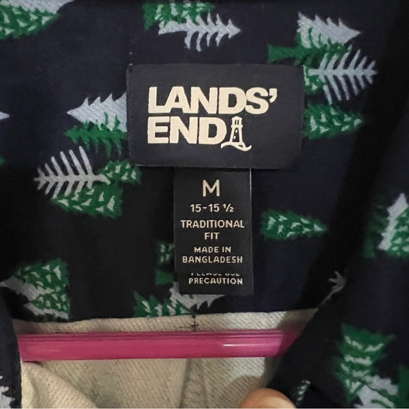 Lands’ End NWOT button down M long sleeve blue flannel winter Christmas tree - Picture 2 of 8